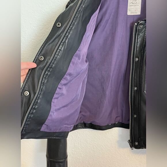 Free People Emma Shrunken Vegan Moto Jacket. 90’s Monica jacket from Friends. L - Picture 8 of 11